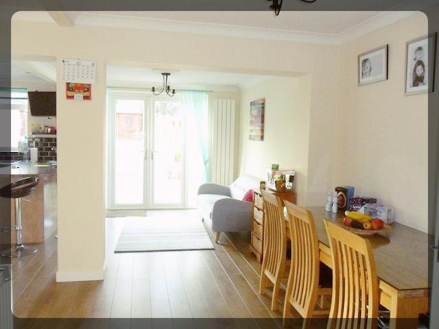  Image of 3 bedroom Semi-Detached house to rent in The Vale Kirk Ella Hull HU10 at Kirkella  Hull, HU10 7PS
