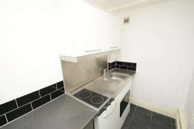  Image of 1 bedroom Flat to rent in Third Avenue Nottingham NG7 at Third Avenue  Nottingham, NG7 6JH
