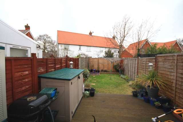  Image of 2 bedroom Terraced house to rent in Thistle Close Laindon Basildon SS15 at Thistle Close Noak Bridge Basildon, SS15 5GX