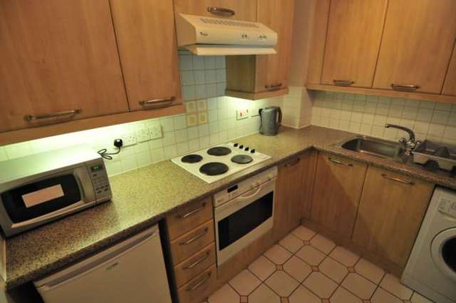  Image of 1 bedroom Apartment to rent in Town Mead Crawley RH11 at Highfield House, Town Mead West Green Crawley, RH11 7EH