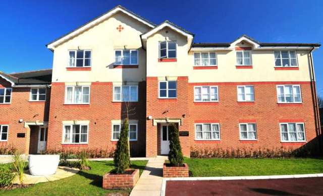  Image of 1 bedroom Apartment to rent in Town Mead Crawley RH11 at Highfield House, Town Mead West Green Crawley, RH11 7EH