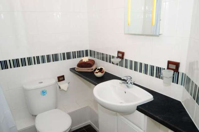  Image of 1 bedroom Apartment to rent in Town Mead Crawley RH11 at Highfield House, Town Mead West Green Crawley, RH11 7EH