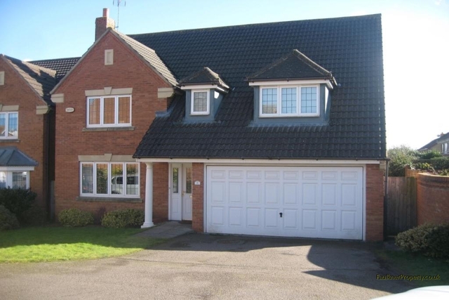  Image of 4 bedroom Detached house to rent in Treefields Buckingham MK18 at Buckingham, MK18 1GP