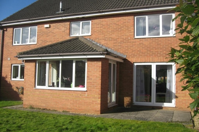  Image of 4 bedroom Detached house to rent in Treefields Buckingham MK18 at Buckingham, MK18 1GP