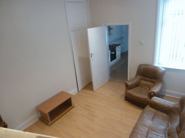  Image of 3 bedroom Flat to rent in Trewhitt Road Heaton Newcastle upon Tyne NE6 at Trewhitt Road Array Byker, NE6 5LU