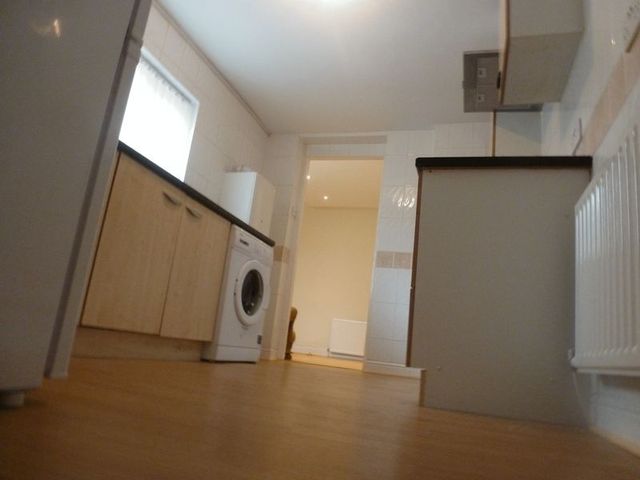  Image of 3 bedroom Flat to rent in Trewhitt Road Heaton Newcastle upon Tyne NE6 at Trewhitt Road Array Byker, NE6 5LU