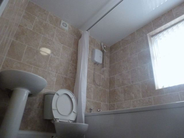  Image of 3 bedroom Flat to rent in Trewhitt Road Heaton Newcastle upon Tyne NE6 at Trewhitt Road Array Byker, NE6 5LU