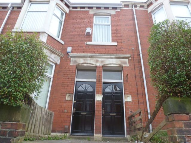  Image of 3 bedroom Flat to rent in Trewhitt Road Heaton Newcastle upon Tyne NE6 at Trewhitt Road Array Byker, NE6 5LU