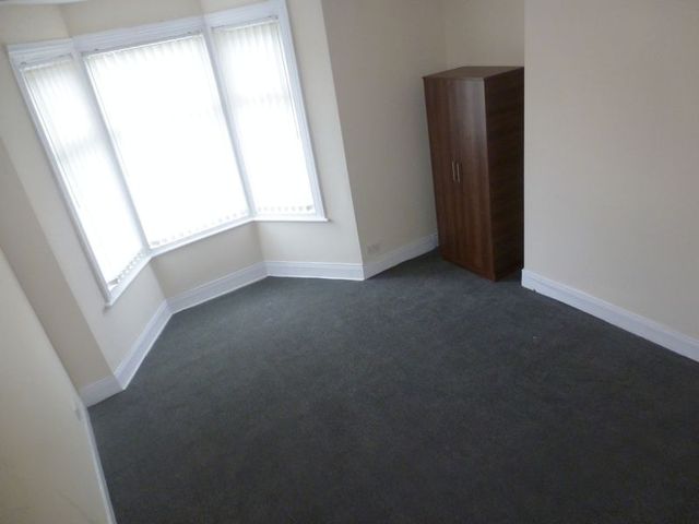  Image of 3 bedroom Flat to rent in Trewhitt Road Heaton Newcastle upon Tyne NE6 at Trewhitt Road Array Byker, NE6 5LU