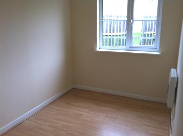  Image of 2 bedroom Flat to rent in Tullis Gardens Glasgow G40 at Bridgeton Glasgow Glasgow, G40 1AJ
