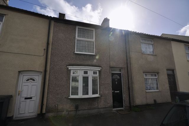  Image of 2 bedroom Terraced house to rent in Two Mile Hill Road Kingswood Bristol BS15 at Two Mile Hill Road Kingswood Bristol, BS15 1BJ