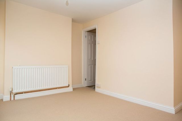 Image of 2 bedroom Terraced house to rent in Two Mile Hill Road Kingswood Bristol BS15 at Two Mile Hill Road Kingswood Bristol, BS15 1BJ