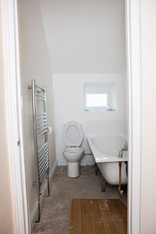  Image of 2 bedroom Terraced house to rent in Two Mile Hill Road Kingswood Bristol BS15 at Two Mile Hill Road Kingswood Bristol, BS15 1BJ