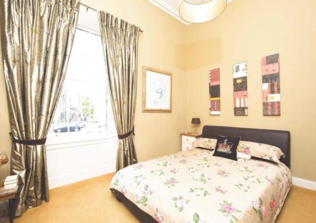  Image of 3 bedroom Flat to rent in Union Street Edinburgh EH1 at New Town Edinburgh Edinburgh, EH1 3LU