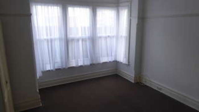  Image of 1 bedroom Ground Flat to rent in Valkyrie Road Westcliff-on-Sea SS0 at Westcliff-on-Sea Westcliff-on-Sea, SS0 8BY