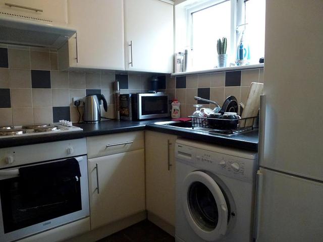  Image of 1 bedroom Flat to rent in Botany Bay Road Southampton SO19 at 89 Botany Bay Road Sholing Southampton, SO19 8FE
