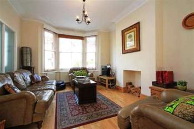  Image of 3 bedroom Terraced house to rent in Vanderbilt Road London SW18 at Earlsfield, SW18 3BG