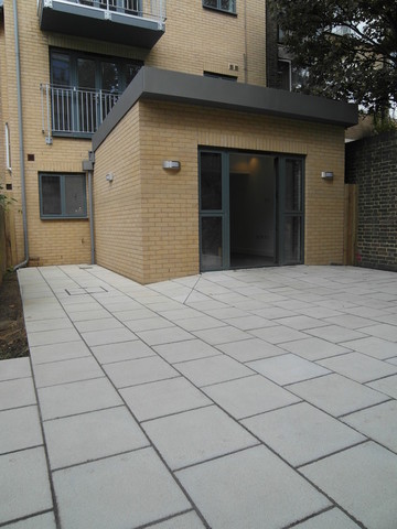  Image of 3 bedroom Apartment to rent in Varden Street London E1 at London Aldgate East, E1 2AR