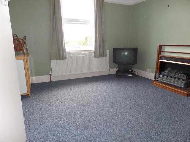  Image of 1 bedroom Flat to rent in Victoria Road Emsworth PO10 at 52c Victoria Road  Emsworth, PO10 7NJ