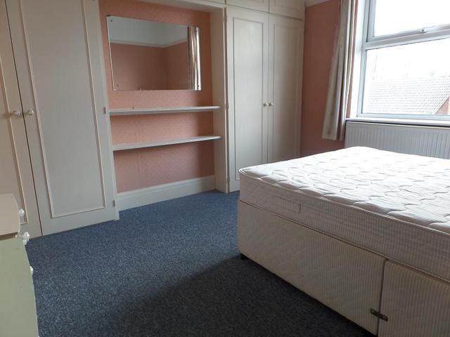 Image of 1 bedroom Flat to rent in Victoria Road Emsworth PO10 at 52c Victoria Road  Emsworth, PO10 7NJ