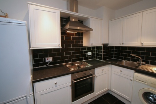  Image of 2 bedroom Flat to rent in Victoria Road Glasgow G42 at Queens Park Glasgow Glasgow, G42 7RP