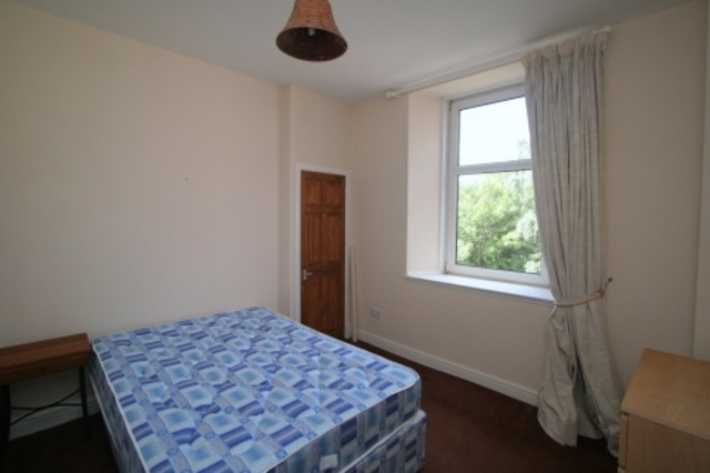  Image of 2 bedroom Flat to rent in Victoria Road Glasgow G42 at Queens Park Glasgow Glasgow, G42 7RP