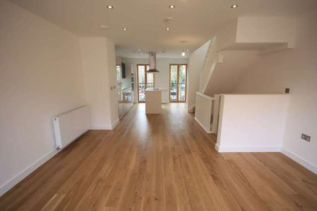  Image of 3 bedroom Town House for sale in Chapel Street Salford M3 at Barrow Street  Manchester, M3 5JY