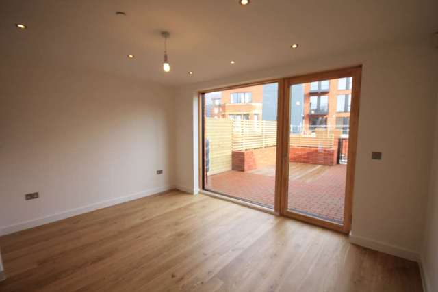  Image of 3 bedroom Town House for sale in Chapel Street Salford M3 at Barrow Street  Manchester, M3 5JY