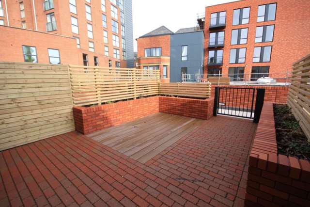  Image of 3 bedroom Town House for sale in Chapel Street Salford M3 at Barrow Street  Manchester, M3 5JY