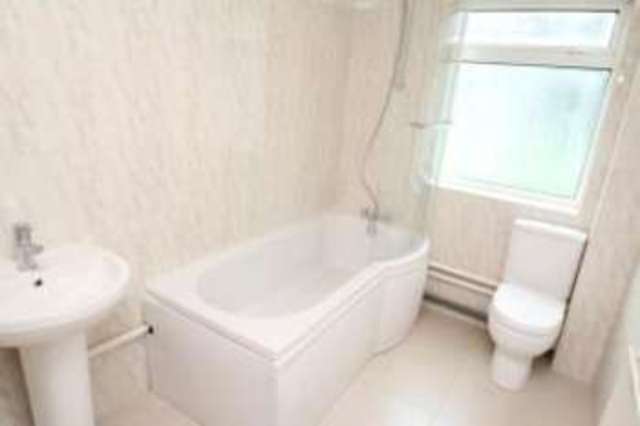  Image of 1 bedroom Flat for sale in Havelock Road Addiscombe Croydon CR0 at 3 Havelock Road Croydon Croydon, CR0 6QQ