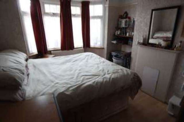  Image of 3 bedroom Property to rent in Wadham Gardens Greenford UB6 at Wadham Gardens  Greenford, UB6 0BP