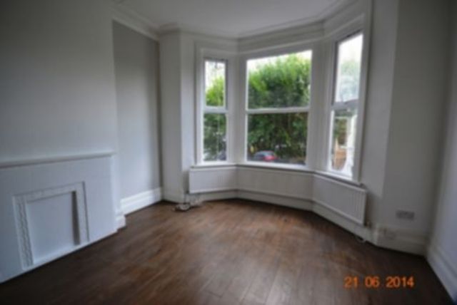  Image of 2 bedroom Flat to rent in Wakeman Road London NW10 at Kensal Green NW10 London, NW10 5BH
