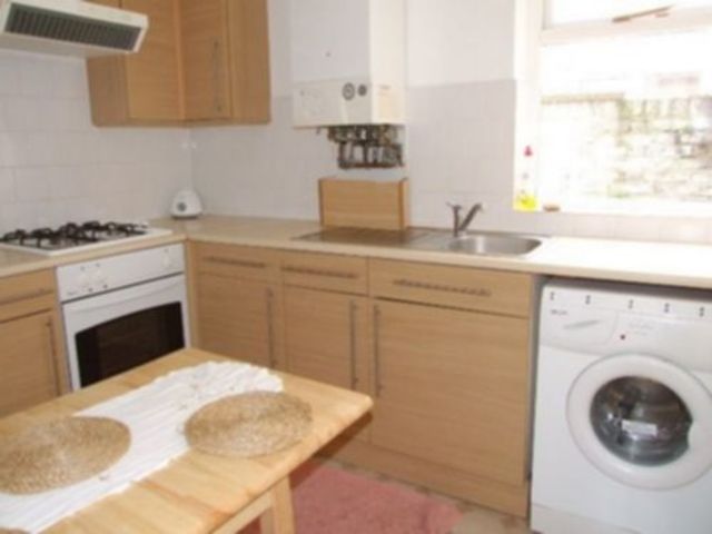  Image of 2 bedroom Flat to rent in Wakeman Road London NW10 at Kensal Green NW10 London, NW10 5BH