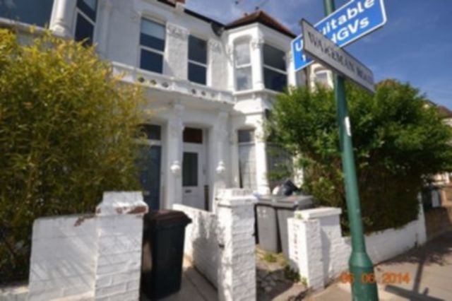  Image of 2 bedroom Flat to rent in Wakeman Road London NW10 at Kensal Green NW10 London, NW10 5BH
