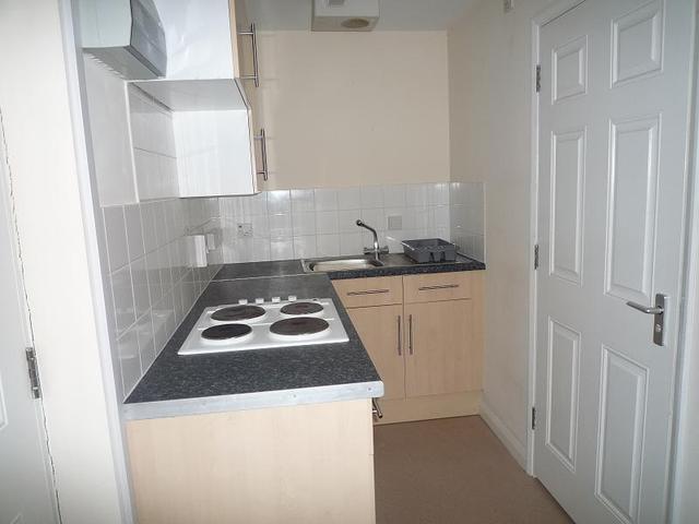  Image of Studio flat to rent in London Road Portsmouth PO2 at Walden Studios 136 London Road Portsmouth, PO2 9DE