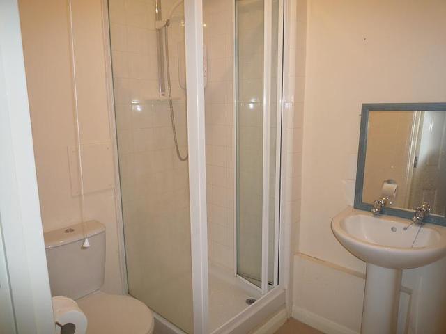  Image of Studio flat to rent in London Road Portsmouth PO2 at Walden Studios 136 London Road Portsmouth, PO2 9DE