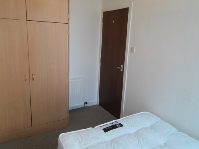  Image of 1 bedroom Flat to rent in Wallfield Crescent Aberdeen AB25 at Rosemount Aberdeen Aberdeen, AB25 2LB
