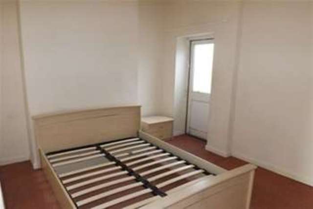  Image of 2 bedroom Flat to rent in High Street London E17 at London, E17 7DB