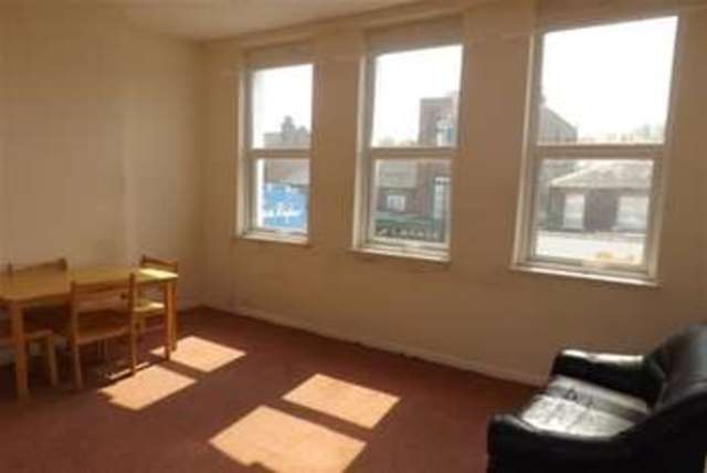  Image of 2 bedroom Flat to rent in High Street London E17 at London, E17 7DB