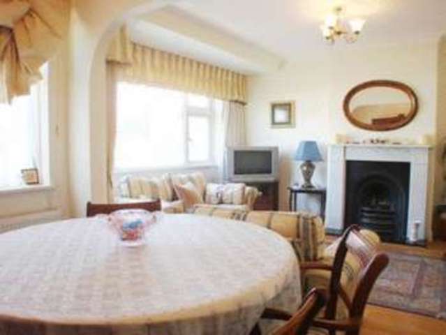  Image of 2 bedroom Flat to rent in Warkworth Gardens Isleworth TW7 at Warkworth Gardens  Isleworth, TW7 5JN