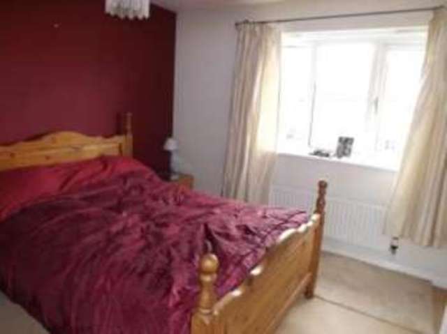  Image of 2 bedroom Terraced house for sale in Warneford Way Leighton Buzzard LU7 at Leighton Buzzard Bedfordshire Leighton Buzzard, LU7 4JG