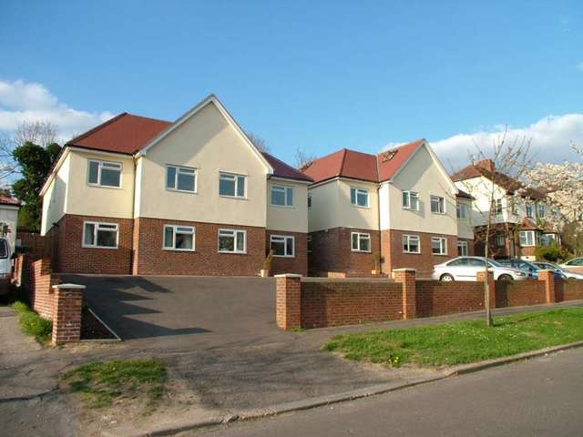  Image of 3 bedroom Apartment to rent in Warren Road Banstead SM7 at Warren Road  Banstead, SM7 1LB