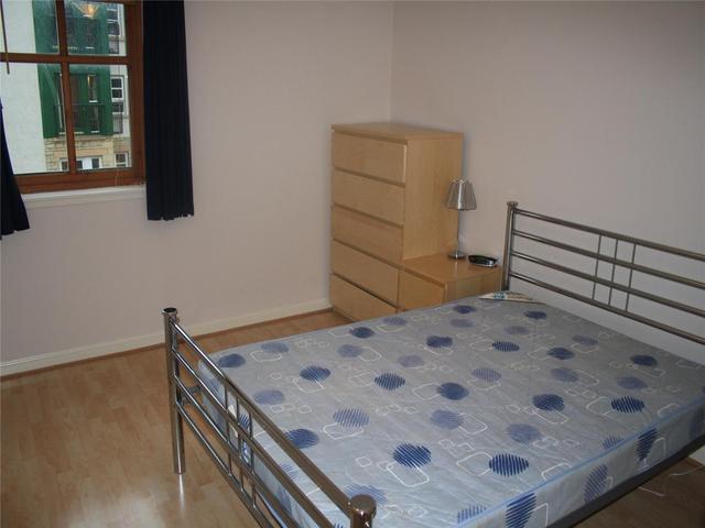  Image of 2 bedroom Flat to rent in Warriston Road Edinburgh EH3 at Canonmills Edinburgh Edinburgh, EH3 5LQ