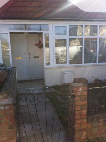  Image of 2 bedroom Flat to rent in Warwick Road London E17 at London, E17 5NP