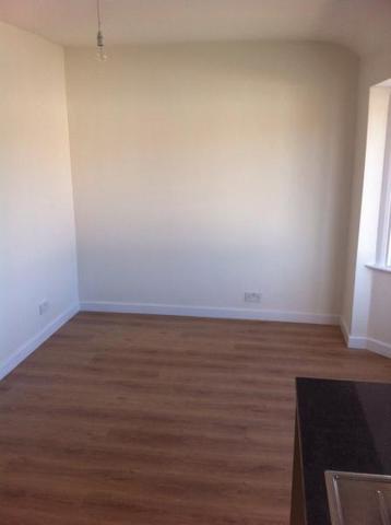  Image of 2 bedroom Flat to rent in Warwick Road London E17 at London, E17 5NP