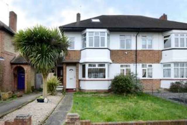  Image of 2 bedroom Maisonette for sale in Warwick Road Thames Ditton KT7 at Warwick Road  Thames Ditton, KT7 0PR