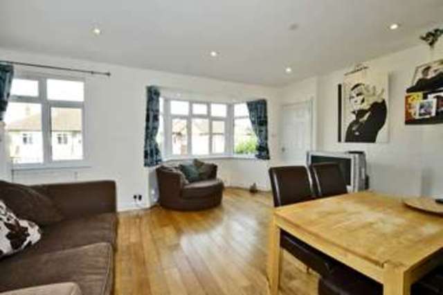  Image of 2 bedroom Maisonette for sale in Warwick Road Thames Ditton KT7 at Warwick Road  Thames Ditton, KT7 0PR