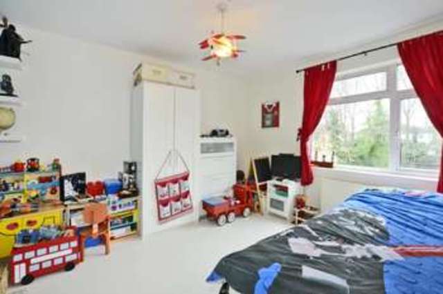  Image of 2 bedroom Maisonette for sale in Warwick Road Thames Ditton KT7 at Warwick Road  Thames Ditton, KT7 0PR