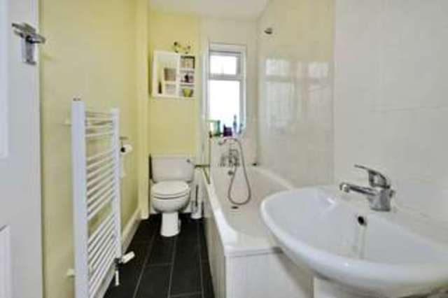  Image of 2 bedroom Maisonette for sale in Warwick Road Thames Ditton KT7 at Warwick Road  Thames Ditton, KT7 0PR