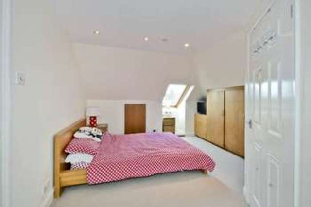  Image of 2 bedroom Maisonette for sale in Warwick Road Thames Ditton KT7 at Warwick Road  Thames Ditton, KT7 0PR